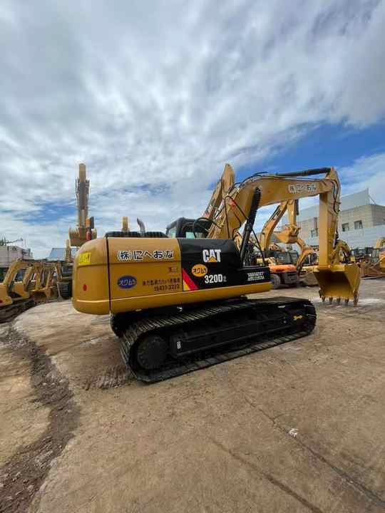 Used CAT second hand Caterpillar 320 320B 320C 320D Excavator Excavadoras de segunda mano - Багер: слика 5 Used CAT second hand Caterpillar 320 320B 320C 320D Excavator Excavadoras de segunda mano - Багер: слика 5