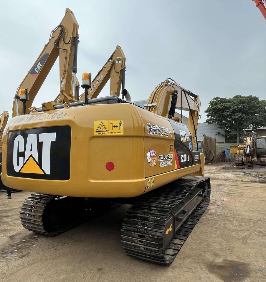 Used Cat Excavator CAT 320D High Quality Japan Used Construction Machine 20ton Excavator cat320d for sale - Багер: слика 2 Used Cat Excavator CAT 320D High Quality Japan Used Construction Machine 20ton Excavator cat320d for sale - Багер: слика 2