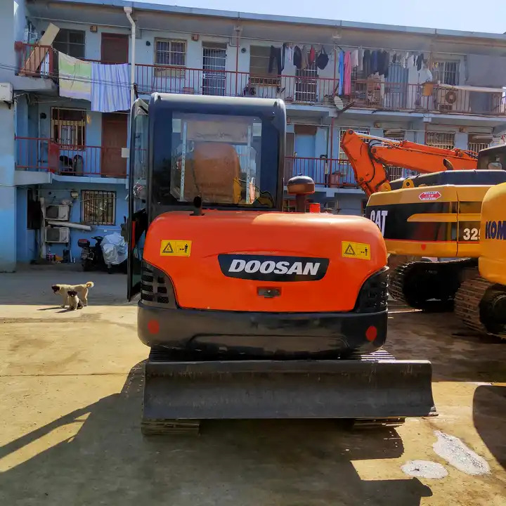 Used Doosan dh60-7 Excavator 100% Korea Used Mini Hydraulic Excavator Low Working Hours Low Price for sale - Багер гасеничар: слика 5 Used Doosan dh60-7 Excavator 100% Korea Used Mini Hydraulic Excavator Low Working Hours Low Price for sale - Багер гасеничар: слика 5