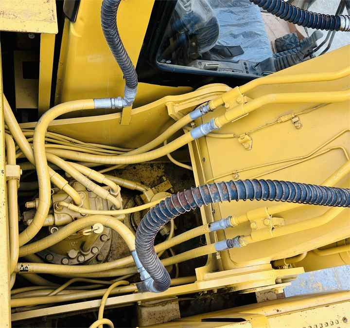 Used Excavator Cat 320bl Best Second Hand Excavator Caterpillar 320 320d 320b For Sale In Shanghai - Багер гасеничар: слика 4 Used Excavator Cat 320bl Best Second Hand Excavator Caterpillar 320 320d 320b For Sale In Shanghai - Багер гасеничар: слика 4