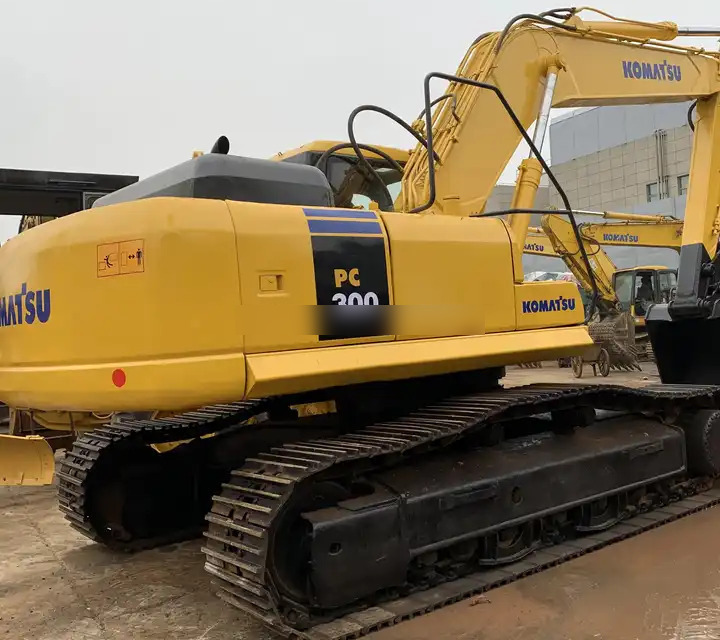 Used Komatsu excavator Pc300-7 in good condition for sale - Багер гасеничар: слика 1 Used Komatsu excavator Pc300-7 in good condition for sale - Багер гасеничар: слика 1