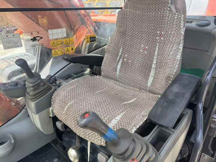 Used Machinery ZX350-5G ZX350-3G 35 Ton Crawler Used Hitachi Excavators Hitachi Heavy Duty Machine ZAXIS 350-5G 350-3G for Sale - Багер: слика 4 Used Machinery ZX350-5G ZX350-3G 35 Ton Crawler Used Hitachi Excavators Hitachi Heavy Duty Machine ZAXIS 350-5G 350-3G for Sale - Багер: слика 4