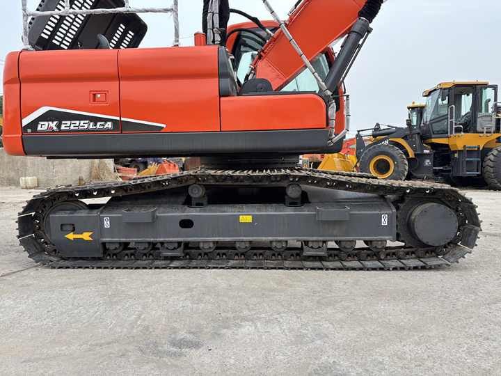 Used Original KoreaN Doosan DX225lca Excavator Doosan Excavators Engineering Machinery Doosan 22ton USED Excavadoras - Багер гасеничар: слика 5 Used Original KoreaN Doosan DX225lca Excavator Doosan Excavators Engineering Machinery Doosan 22ton USED Excavadoras - Багер гасеничар: слика 5