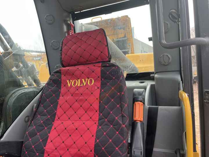 Used Volvo EC480 Excavator 48 Ton Original Heavy Duty Equipment Digger Secondhand Crawler Hydraulic Excavator Volvo EC480DL - Багер гасеничар: слика 4 Used Volvo EC480 Excavator 48 Ton Original Heavy Duty Equipment Digger Secondhand Crawler Hydraulic Excavator Volvo EC480DL - Багер гасеничар: слика 4