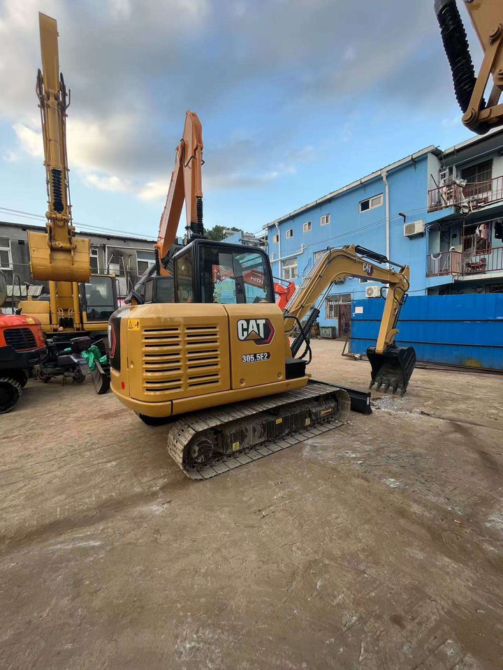 Used construction machine 305.5E2 CAT excavator mini 5 tons excavator in good condition on sale - Багер гасеничар: слика 3 Used construction machine 305.5E2 CAT excavator mini 5 tons excavator in good condition on sale - Багер гасеничар: слика 3