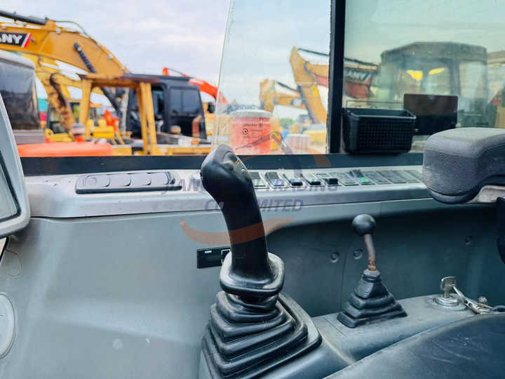 Used excavator doosan dx60 excavators earth-moving machinery doosan dx60 dx80 dx75 dx225 dh60 dh60-7for sale - Багер гасеничар: слика 2 Used excavator doosan dx60 excavators earth-moving machinery doosan dx60 dx80 dx75 dx225 dh60 dh60-7for sale - Багер гасеничар: слика 2