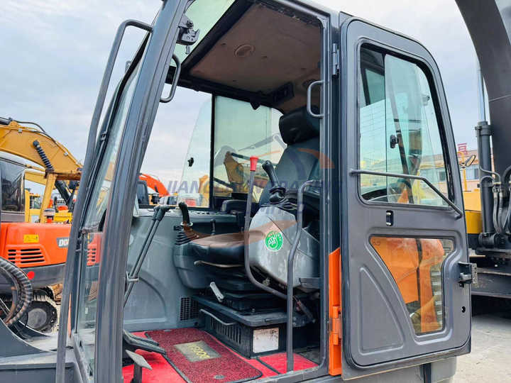 Used excavator doosan dx60 excavators earth-moving machinery doosan dx60 dx80 dx75 dx225 dh60 dh60-7for sale - Багер гасеничар: слика 4 Used excavator doosan dx60 excavators earth-moving machinery doosan dx60 dx80 dx75 dx225 dh60 dh60-7for sale - Багер гасеничар: слика 4