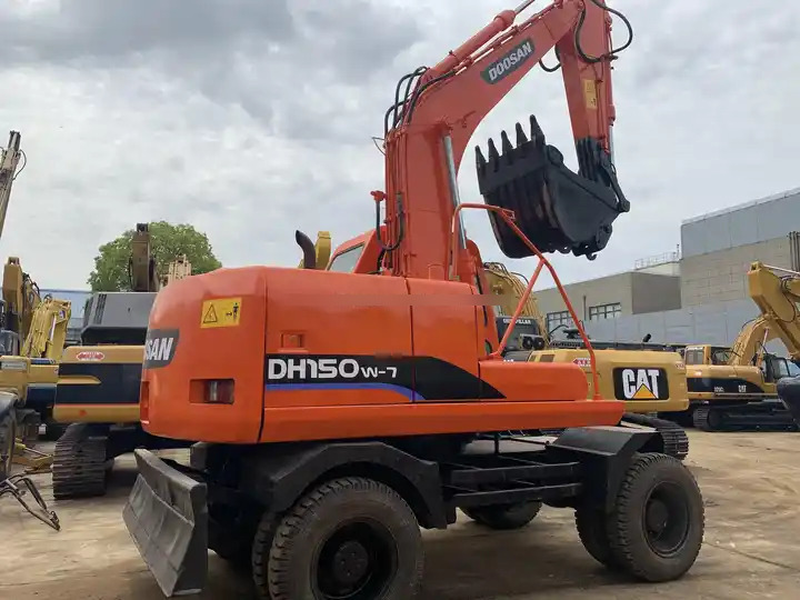 Wheel digging excavator Used DOOSAN150W DH150W DH150W-7 / second-hand KOREA engine DOOSAN DH 150 150W-7 DOOSAN150 - Багер гасеничар: слика 2 Wheel digging excavator Used DOOSAN150W DH150W DH150W-7 / second-hand KOREA engine DOOSAN DH 150 150W-7 DOOSAN150 - Багер гасеничар: слика 2
