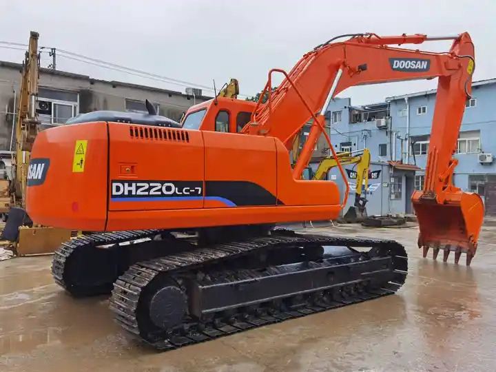 Used 20Ton Korea Excavator Machinery Equipment, Doosan Excavator DH220LC-7 Medium-size Digger - Багер гасеничар: слика 3 Used 20Ton Korea Excavator Machinery Equipment, Doosan Excavator DH220LC-7 Medium-size Digger - Багер гасеничар: слика 3
