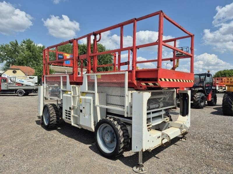 Genie GS3390 - 12,06 m - 4x4 - diesel - Кревач ножица: слика 1 Genie GS3390 - 12,06 m - 4x4 - diesel - Кревач ножица: слика 1