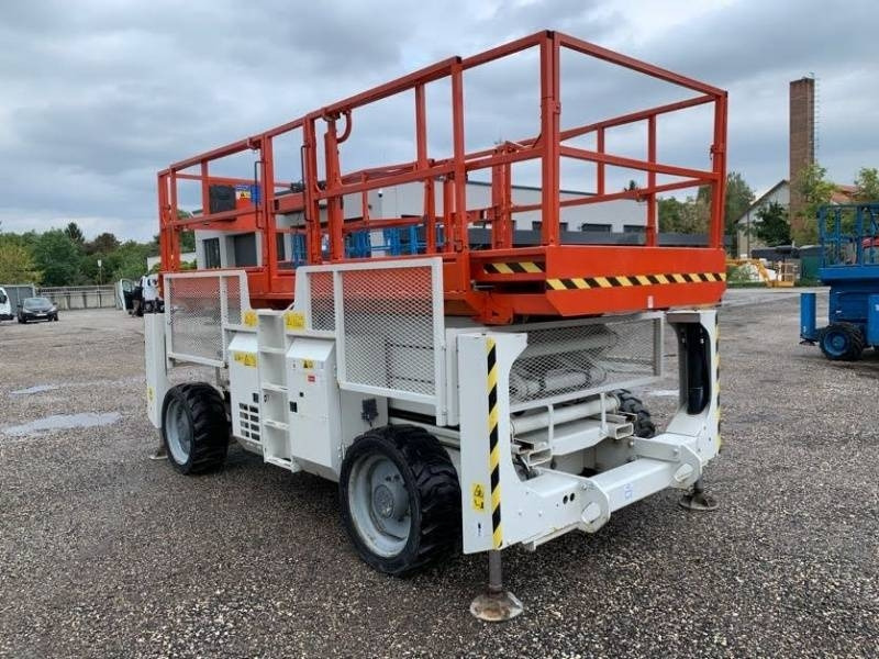 Genie GS3390 - 12,06 m - 4x4 - diesel - Кревач ножица: слика 1 Genie GS3390 - 12,06 m - 4x4 - diesel - Кревач ножица: слика 1