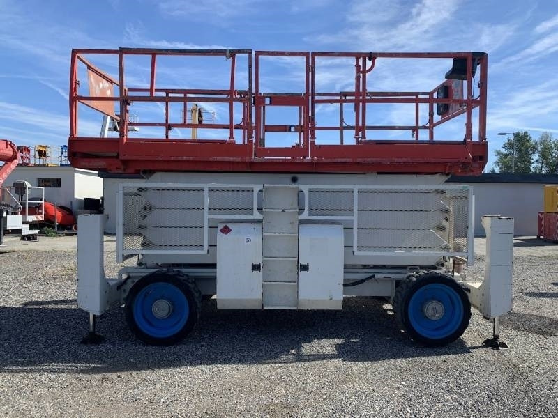 Genie GS5390 - 18m - 4x4 - Diesel  - Кревач ножица: слика 5 Genie GS5390 - 18m - 4x4 - Diesel  - Кревач ножица: слика 5