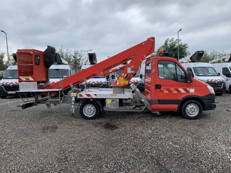Iveco Daily GSR E179T - 17,1m - 200 kg - Камион со подигачка кошница: слика 4 Iveco Daily GSR E179T - 17,1m - 200 kg - Камион со подигачка кошница: слика 4