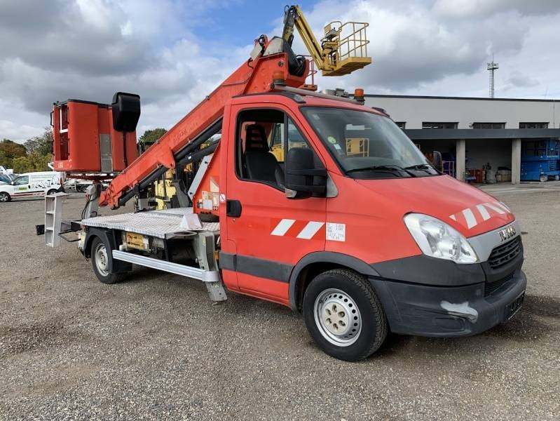 Iveco Daily Isoli PT165 - 16,5 m  - Камион со подигачка кошница: слика 1 Iveco Daily Isoli PT165 - 16,5 m  - Камион со подигачка кошница: слика 1