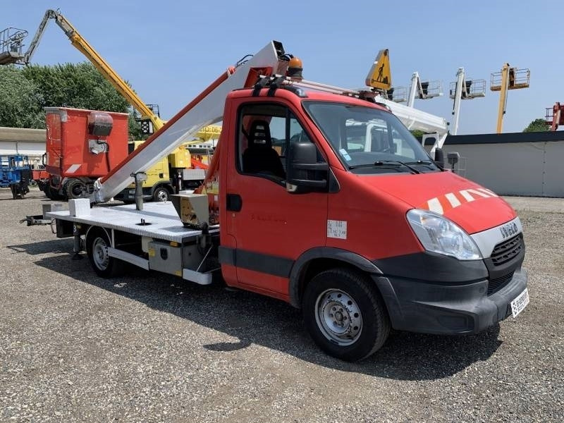 Iveco Daily Multitel 160 ALU DS - 16m - Камион со подигачка кошница: слика 1 Iveco Daily Multitel 160 ALU DS - 16m - Камион со подигачка кошница: слика 1