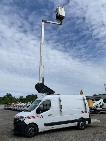 Камион со подигачка кошница Renault Master Klubb K32 - 12,5 m, 120 kg: слика 10