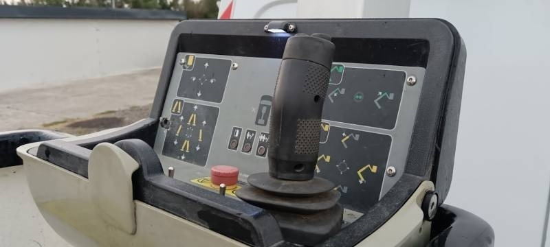 Лизинг на Renault Master Versalift VTL135 EVO - 13,3 m - 120kg  Renault Master Versalift VTL135 EVO - 13,3 m - 120kg: слика 12