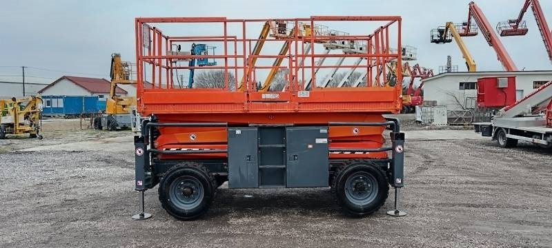 SkyJack SJ8831 - 11,27 m - 4x4 - Кревач ножица: слика 4 SkyJack SJ8831 - 11,27 m - 4x4 - Кревач ножица: слика 4