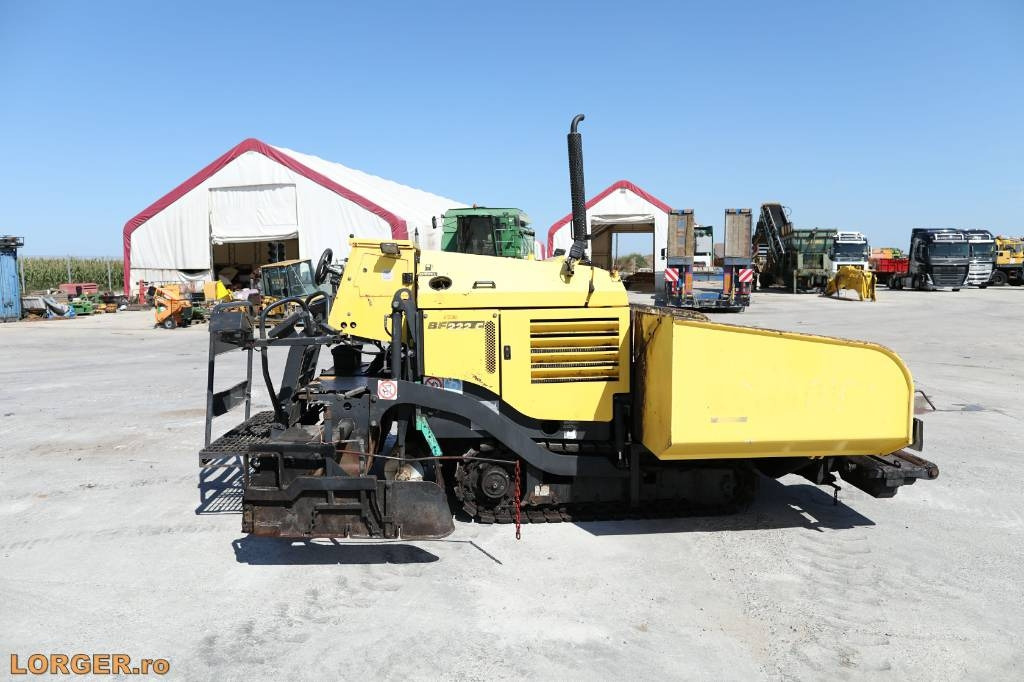 Bomag BF 222 C - Асфалтен поплочувач: слика 1 Bomag BF 222 C - Асфалтен поплочувач: слика 1