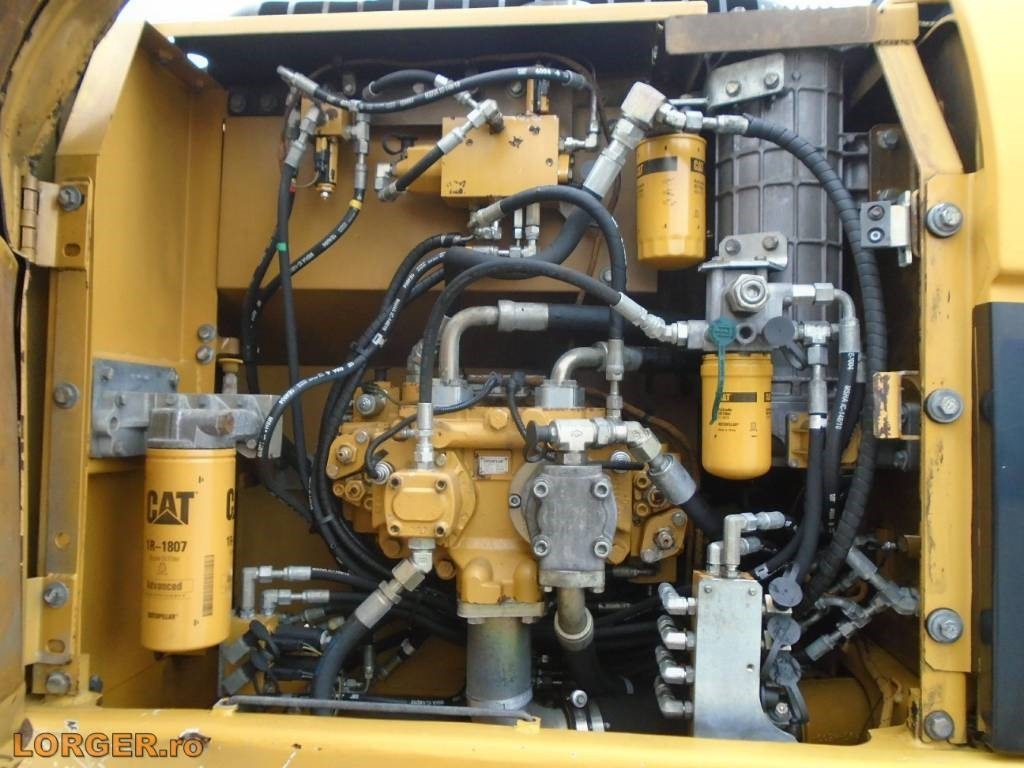 Багер гасеничар CAT 323 D: слика 9