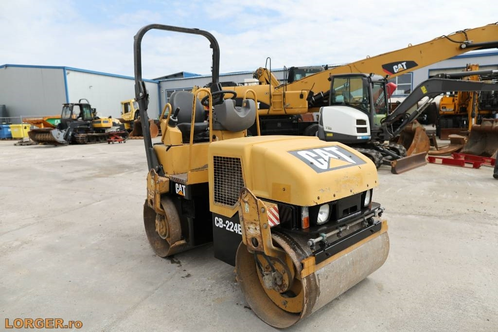 CAT CB 224 E - Ваљак за пат: слика 4 CAT CB 224 E - Ваљак за пат: слика 4