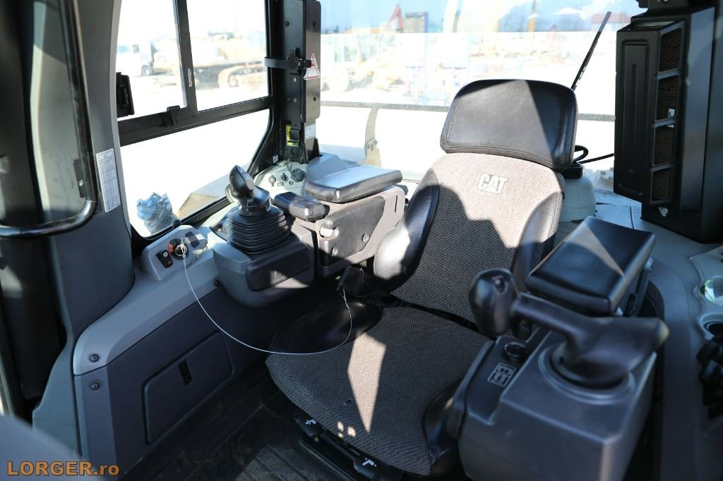 Булдожер CAT D 7 E LGP: слика 21
