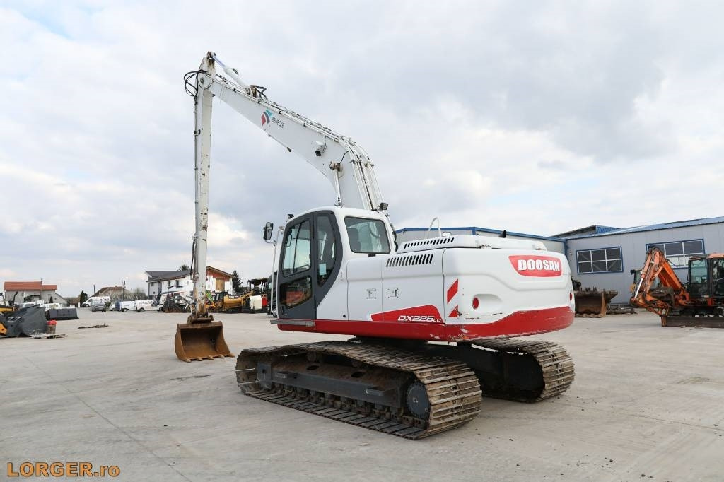 Багер гасеничар Doosan DX 225 LC with 18m long reach boom: слика 10