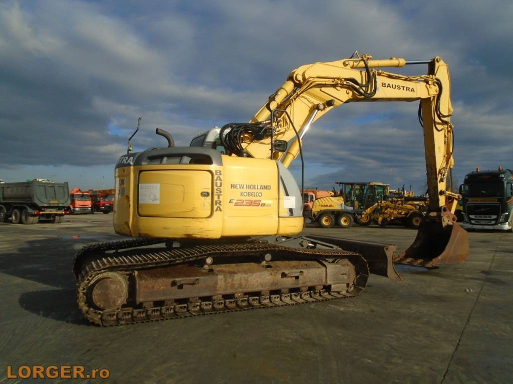 New Holland E 235 B SR-2* Blade - Багер гасеничар: слика 5 New Holland E 235 B SR-2* Blade - Багер гасеничар: слика 5