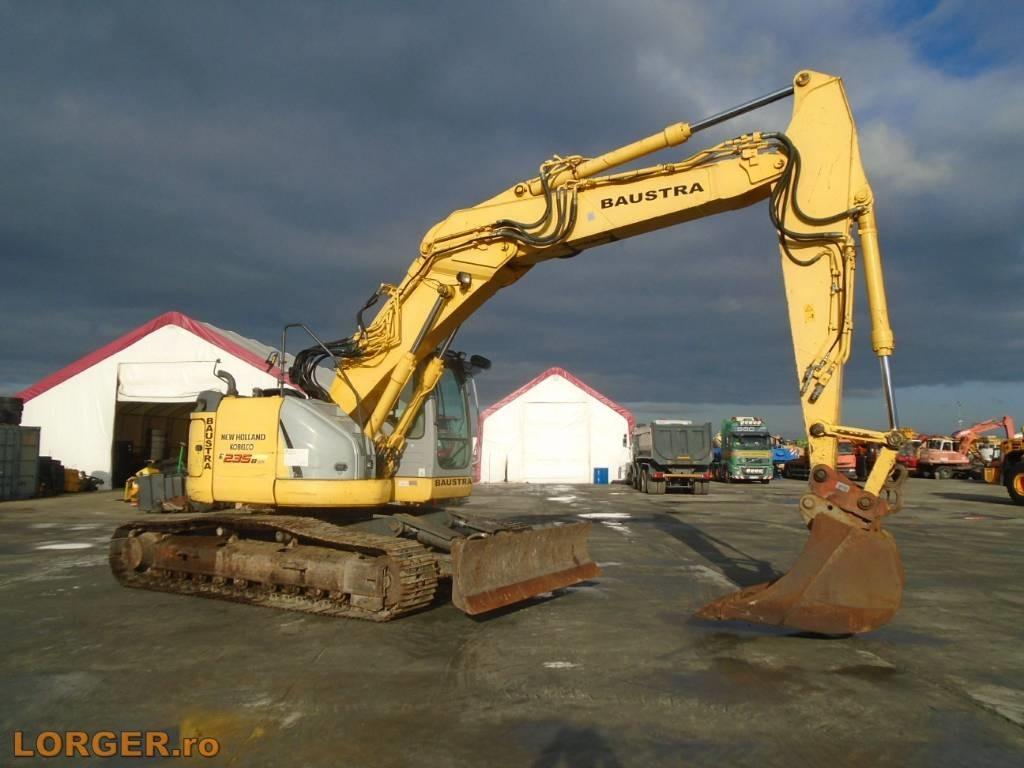 New Holland E 235 B SR-2* Blade - Багер гасеничар: слика 1 New Holland E 235 B SR-2* Blade - Багер гасеничар: слика 1