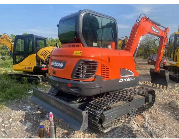 2023 Doosan DX60-9C - Багер гасеничар: слика 2 2023 Doosan DX60-9C - Багер гасеничар: слика 2