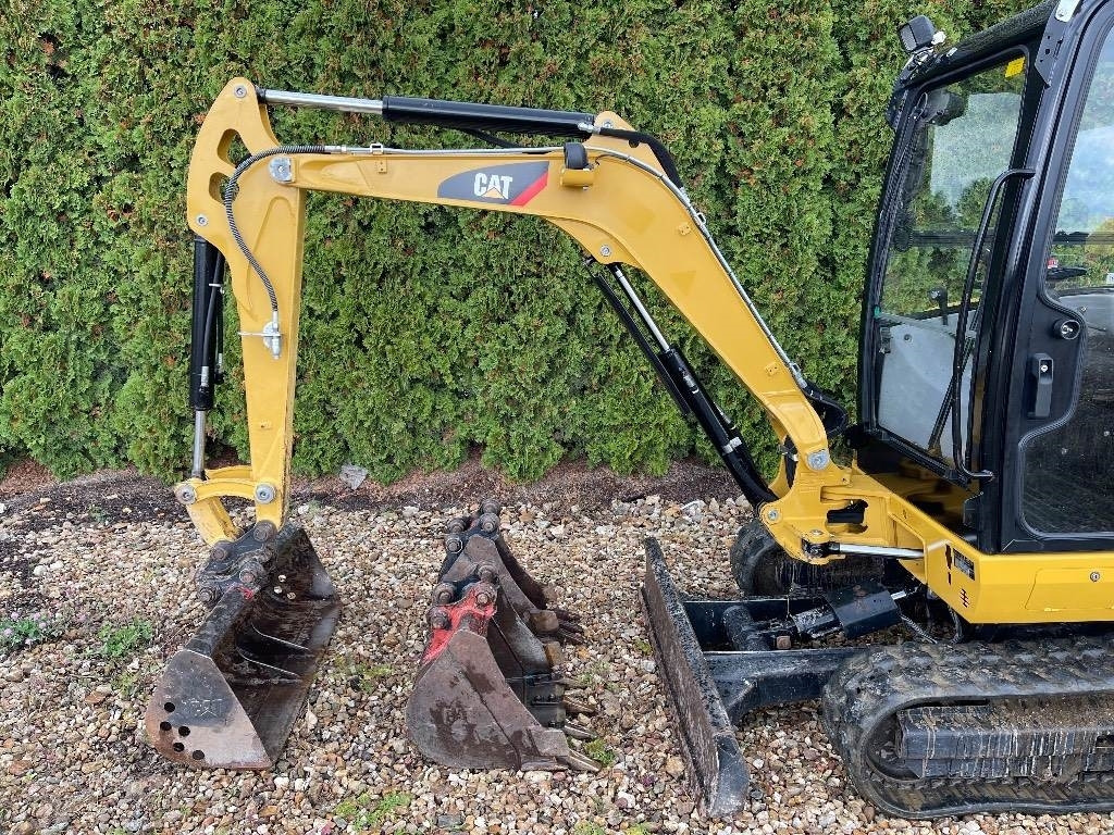 CAT 302.7D CR - Мини багер: слика 4 CAT 302.7D CR - Мини багер: слика 4
