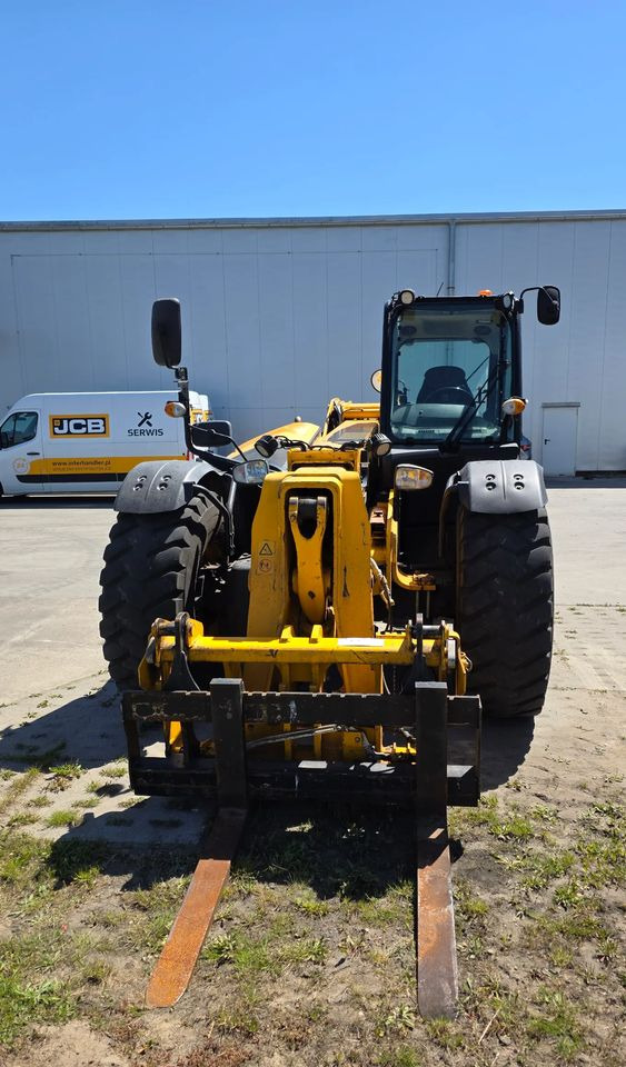 JCB 560-80 Agri Plus - Телескопски ракувач: слика 3 JCB 560-80 Agri Plus - Телескопски ракувач: слика 3