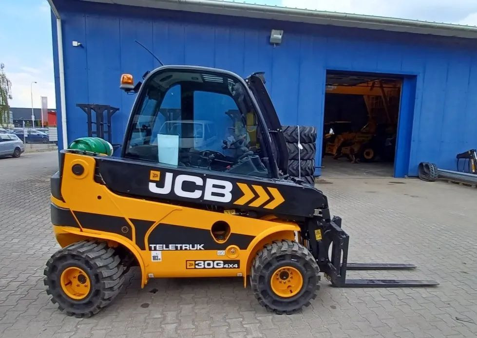 JCB TLT 30-20G 4x4 - Плински вилушкар, Телескопски ракувач: слика 3 JCB TLT 30-20G 4x4 - Плински вилушкар, Телескопски ракувач: слика 3