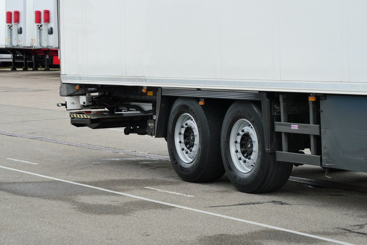 Schmitz Cargobull SKO 18 /BI TEMP / LBW BÄR / FP45 /VECTOR 1950 MT - Полуприколка сандучар: слика 5 Schmitz Cargobull SKO 18 /BI TEMP / LBW BÄR / FP45 /VECTOR 1950 MT - Полуприколка сандучар: слика 5