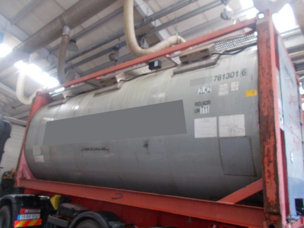 26.000 Liter V4A Vollrahmen 2 x Laufsteg - Полуприколка цистерна: слика 1 26.000 Liter V4A Vollrahmen 2 x Laufsteg - Полуприколка цистерна: слика 1