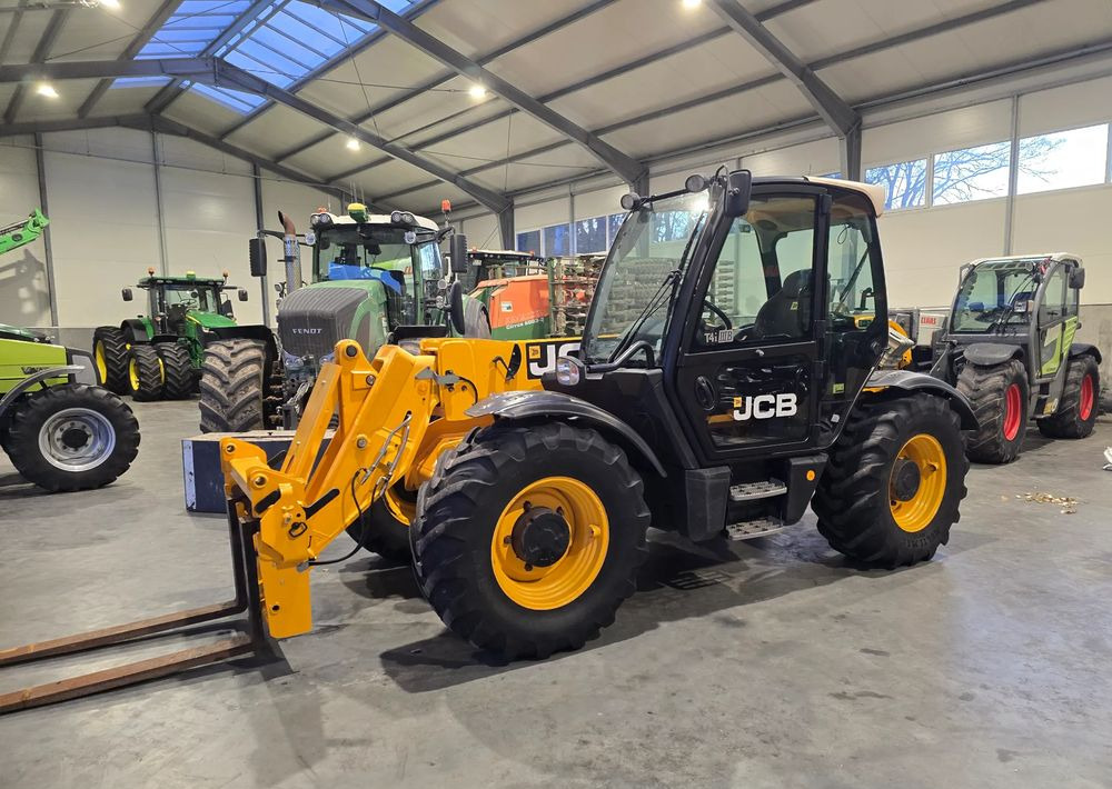 JCB 531-70 Agri - Телескопски ракувач: слика 1 JCB 531-70 Agri - Телескопски ракувач: слика 1