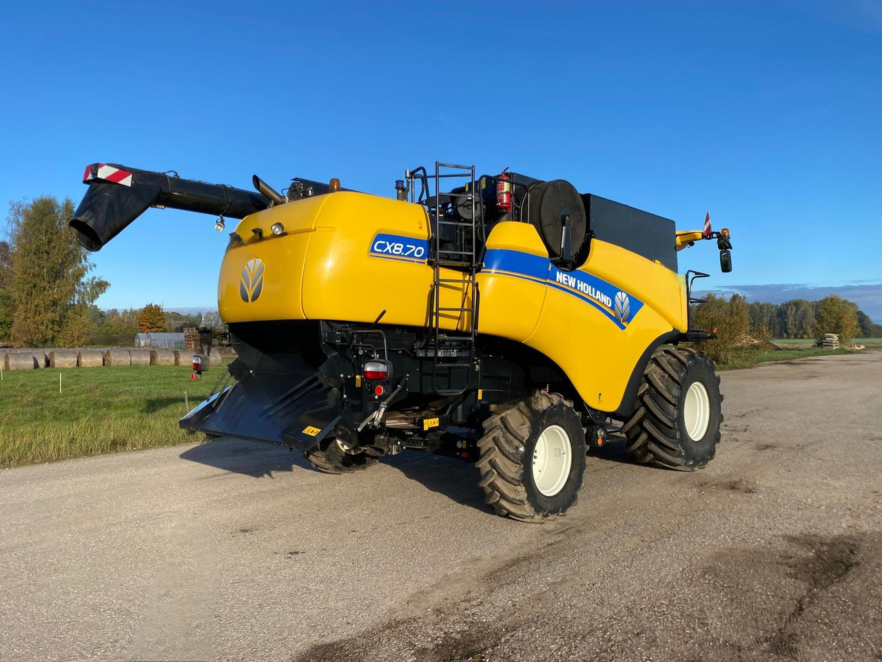 NEW HOLLAND CX8.70 - Машина за жнеење: слика 5 NEW HOLLAND CX8.70 - Машина за жнеење: слика 5