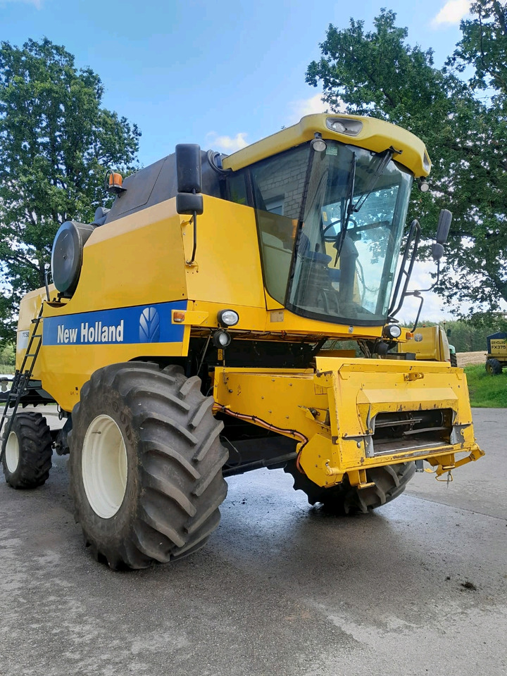 New Holland TC5070 - Комбајн: слика 1 New Holland TC5070 - Комбајн: слика 1