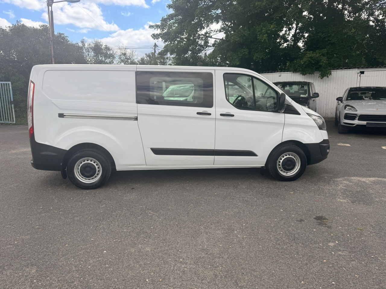 Ford Transit Custom Mixto 6 Sitzplätze - Мало комбе: слика 5 Ford Transit Custom Mixto 6 Sitzplätze - Мало комбе: слика 5