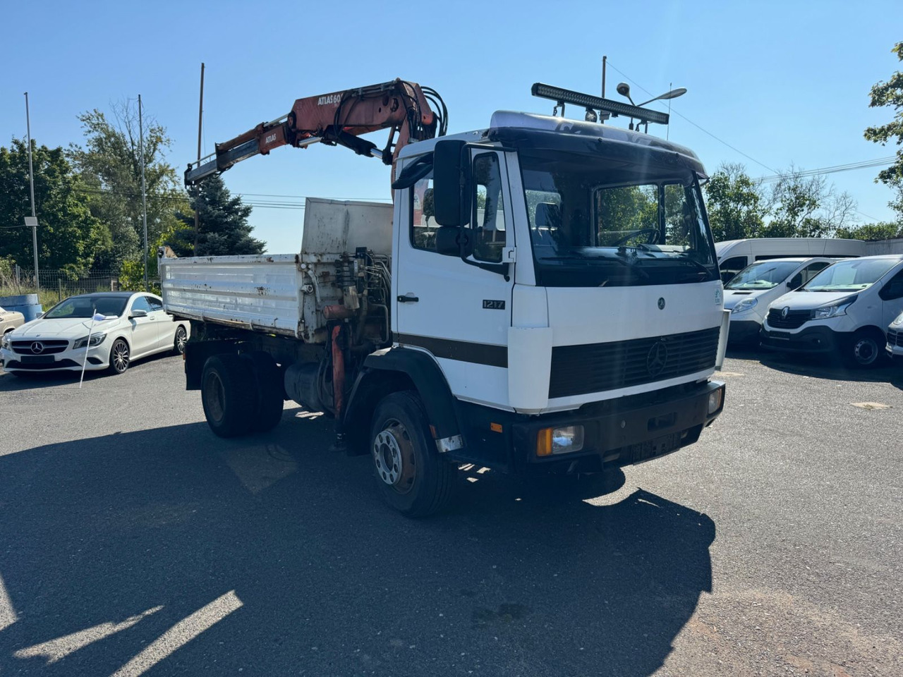 Mercedes-Benz 1317 Kipper - Kran - Кипер: слика 2 Mercedes-Benz 1317 Kipper - Kran - Кипер: слика 2