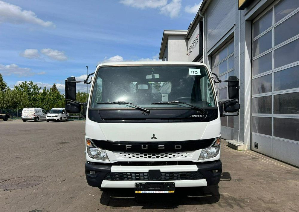 Mitsubishi Fuso - Камион со кука за подигање: слика 3 Mitsubishi Fuso - Камион со кука за подигање: слика 3