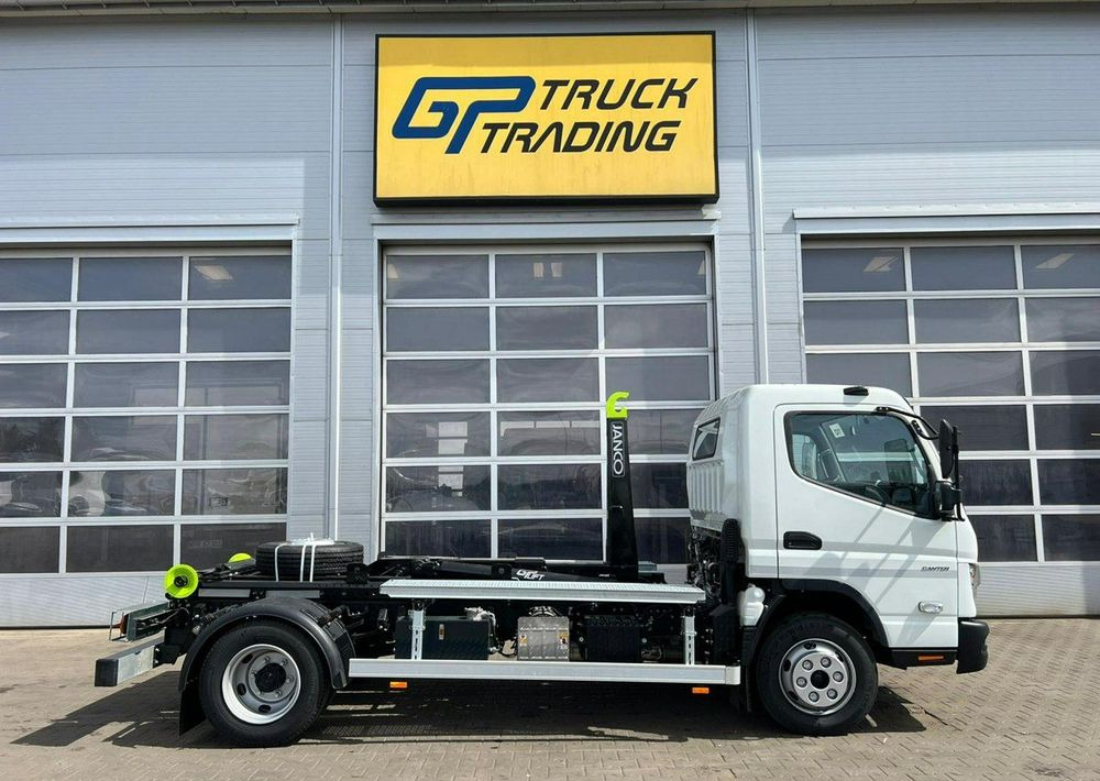 Mitsubishi Fuso - Камион со кука за подигање: слика 5 Mitsubishi Fuso - Камион со кука за подигање: слика 5