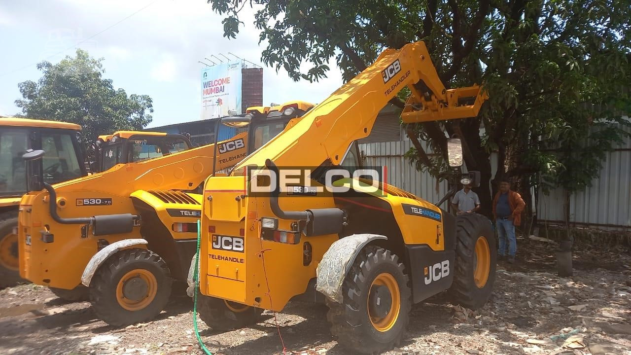Нов Телескопски ракувач JCB 530-70: слика 18