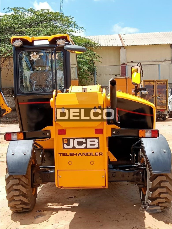 Нов Телескопски ракувач JCB 530-70: слика 7