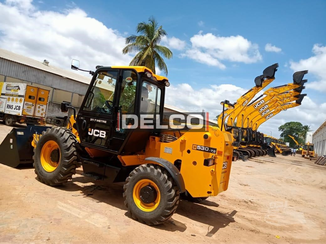 Нов Телескопски ракувач JCB 530-70: слика 8