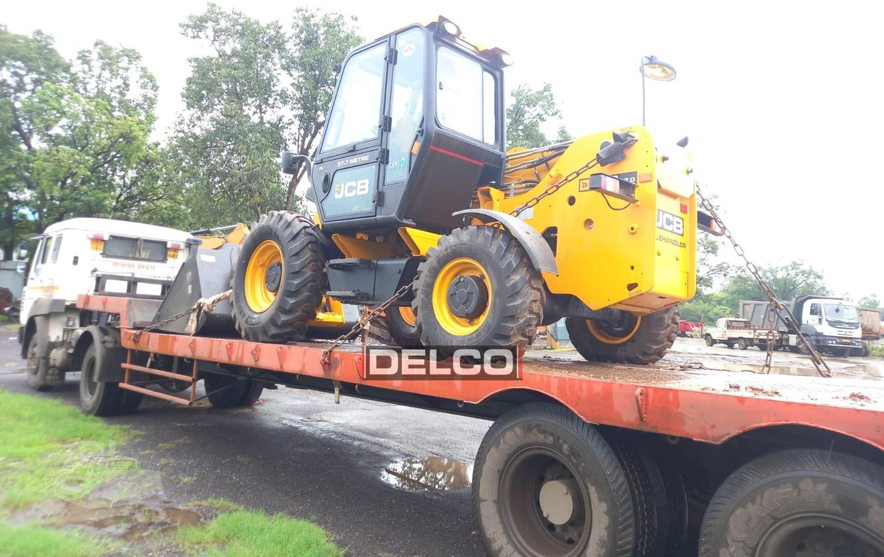 Нов Телескопски ракувач JCB 530-70: слика 20