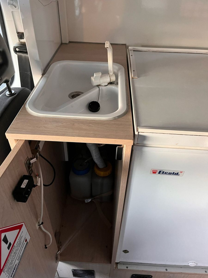 Iveco Daily SB Mobil - Камион за продажба на добра: слика 4 Iveco Daily SB Mobil - Камион за продажба на добра: слика 4