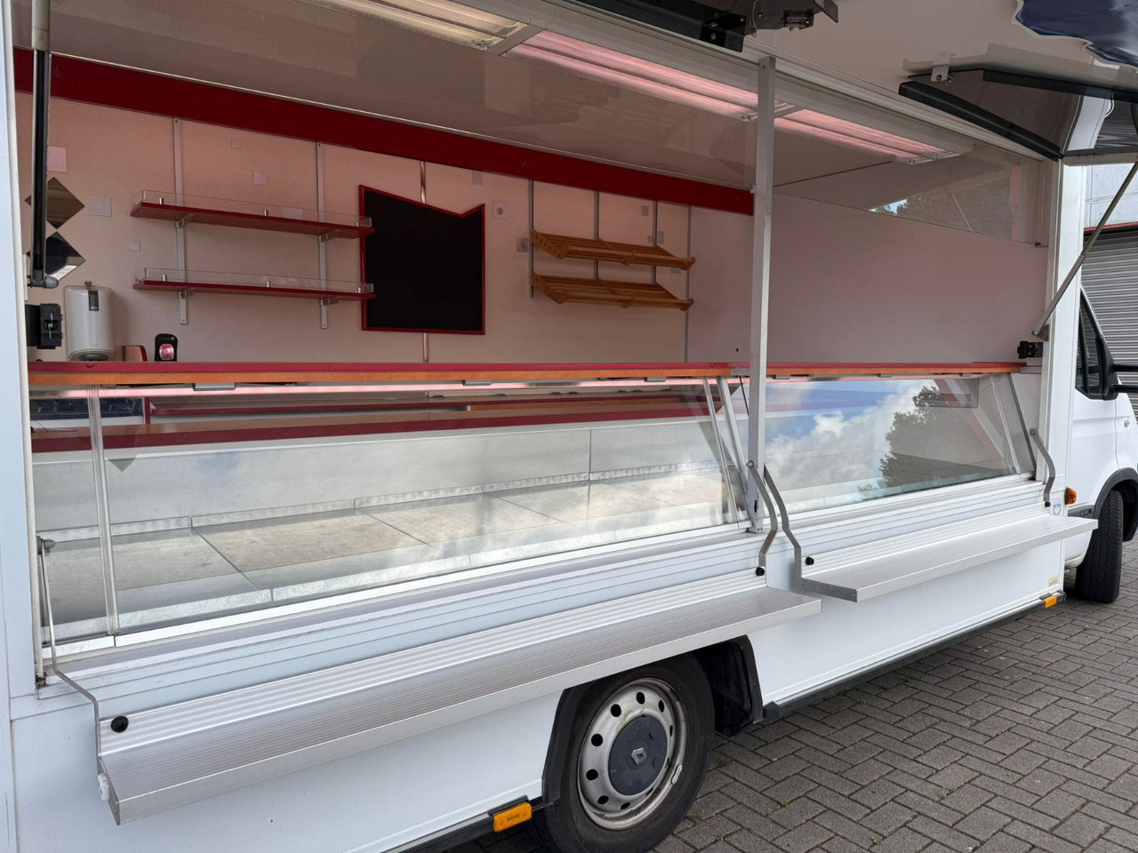 Renault Seba Borco Höhns - Камион за продажба на добра: слика 3 Renault Seba Borco Höhns - Камион за продажба на добра: слика 3
