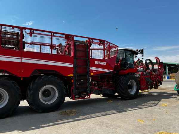 Grimme REXOR 6300 Platinum - Жнеач за репка: слика 1 Grimme REXOR 6300 Platinum - Жнеач за репка: слика 1