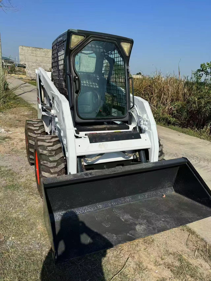 Bobcat S130 - Компактен натоварувач: слика 3 Bobcat S130 - Компактен натоварувач: слика 3
